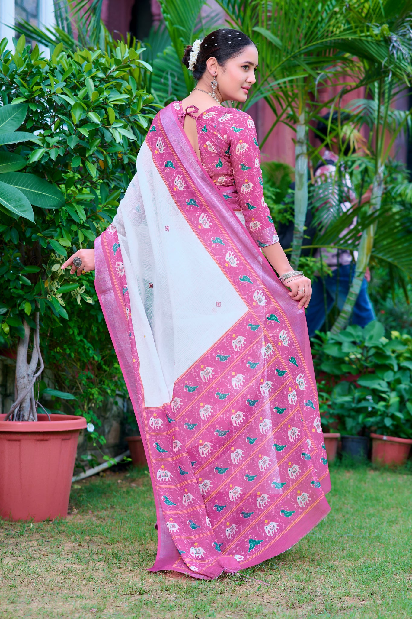 Elegant Cotton Partywear Saree – Effortless Style for Every Occasion 