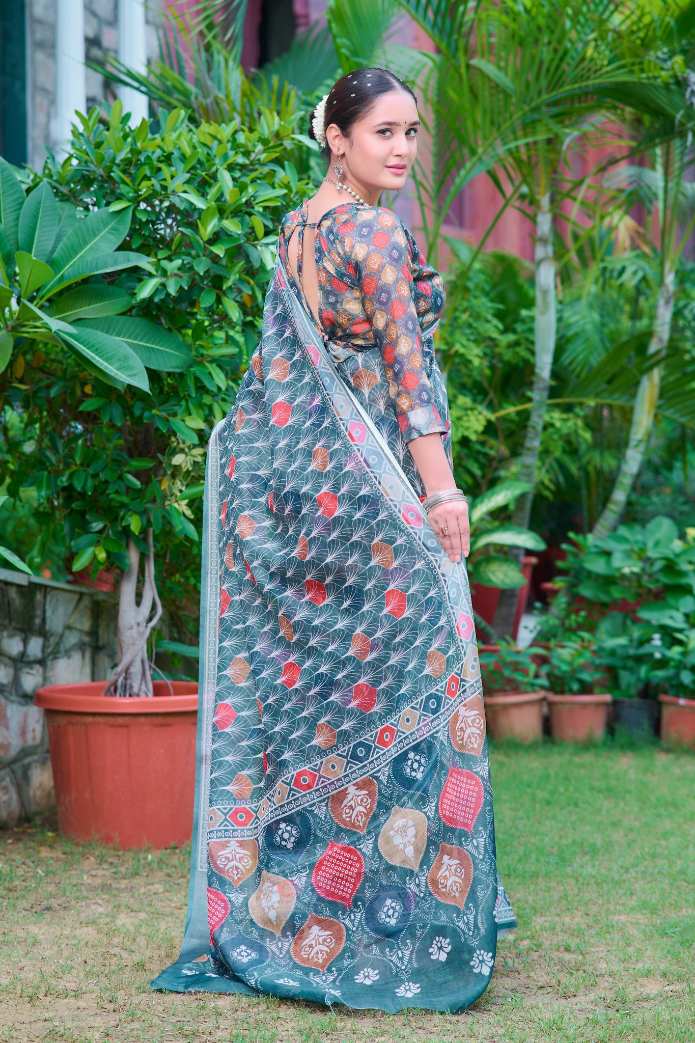 Graceful Cotton Saree for Partywear – Redefine Sophistication