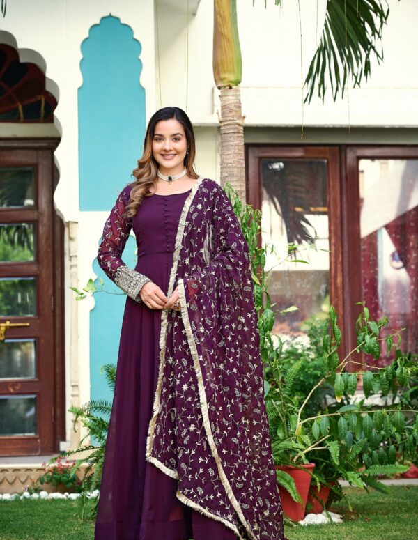 Womens Ethnics Purple Anarkali Kurtaset With Dupatta 