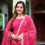 Womens Ethnics Rani Anarkali Kurtaset With Dupatta 