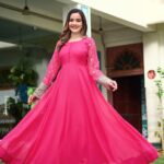 Womens Ethnics Rani Anarkali Kurtaset With Dupatta 